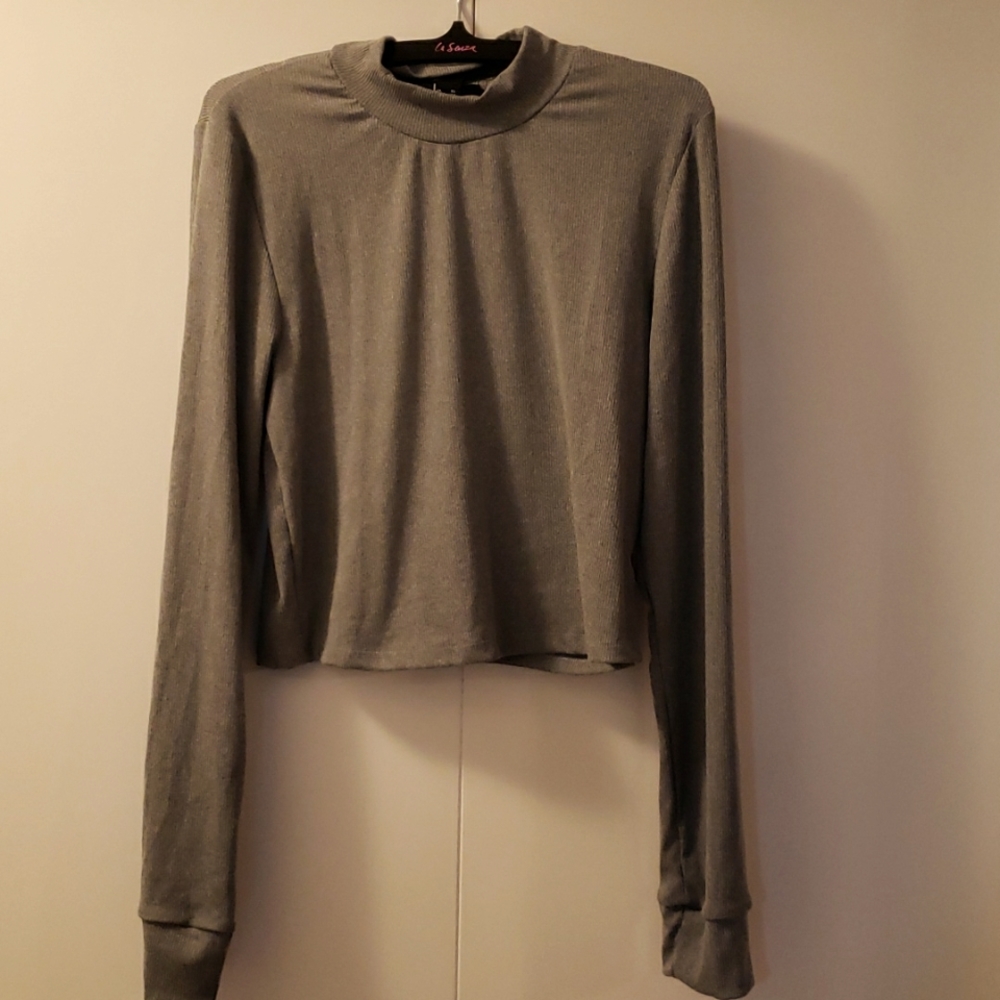 Light grey crop top